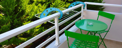 iridahouse-green-balcony